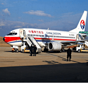 拉萨机场空运航空快运业稳步发展的原因是什么？